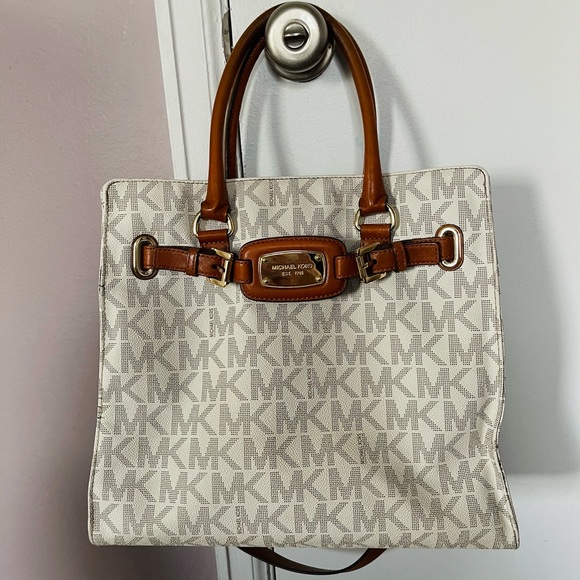 Michael Kors large purse - Picture 8 of 15